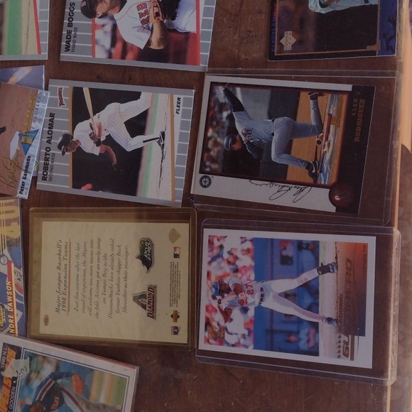 Assorted Baseball Trading Cards - Picture 4 of 7